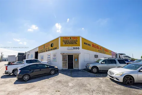 1090 E 15th St, Hialeah FL 33010