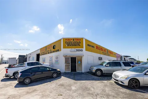 1090 E 15th St, Hialeah FL 33010