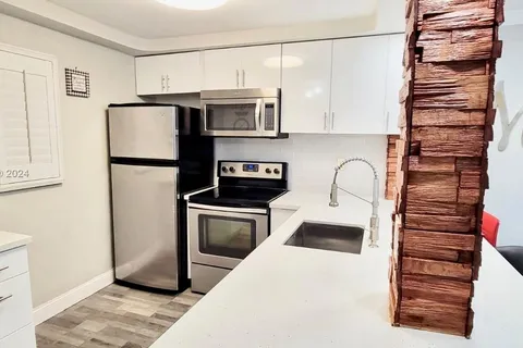 633 NE 2nd Ave # 2, Fort Lauderdale FL 33304