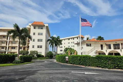 20 Yacht Club Dr # 102, North Palm Beach FL 33408