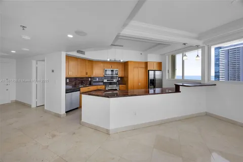 6422 Collins Ave # 4, Miami Beach FL 33141