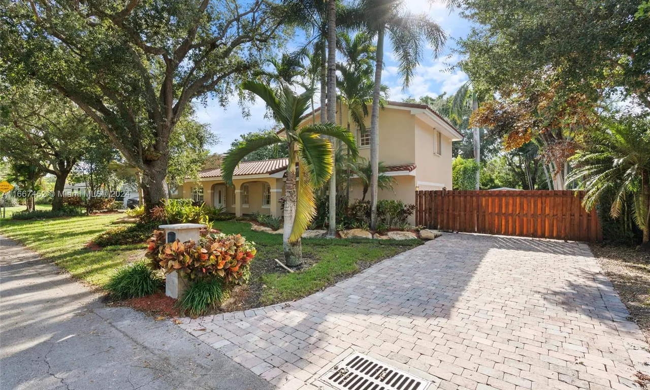 15224 SW 80th Ave, Palmetto Bay FL 33157