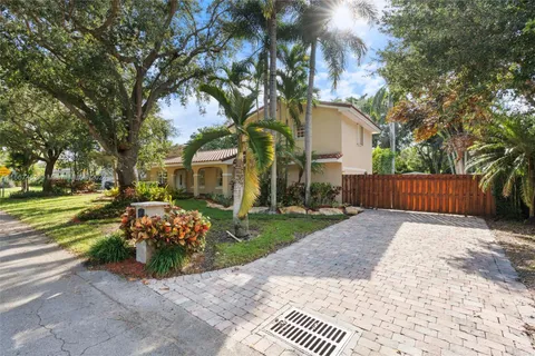 15224 SW 80th Ave, Palmetto Bay FL 33157