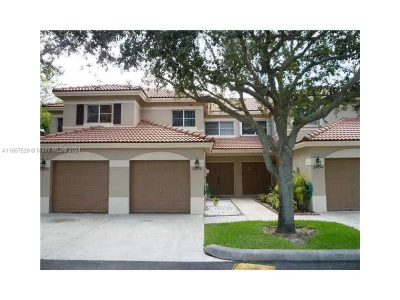 2405 NW 97th Ter # 2405, Pembroke Pines FL 33024