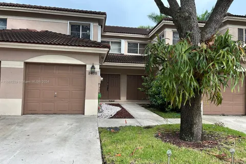 2405 NW 97th Ter # 2405, Pembroke Pines FL 33024