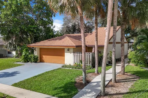 56 Baytree Cir, Boynton Beach FL 33436