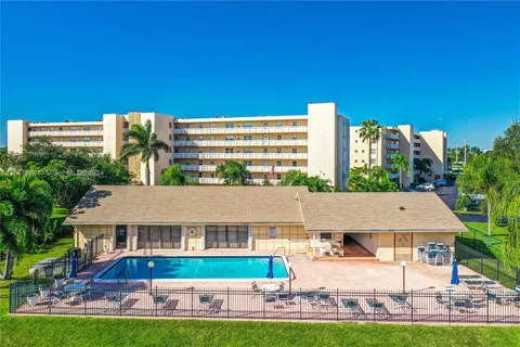 431 SE 3rd St # 201, Dania Beach FL 33004