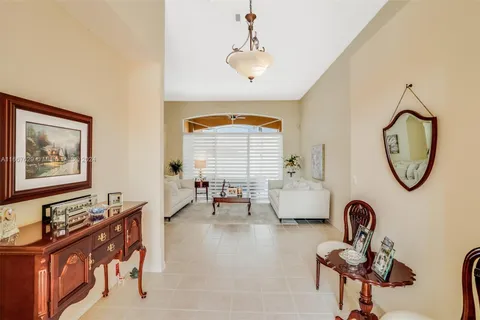 332 SW 187th Ter, Pembroke Pines FL 33029