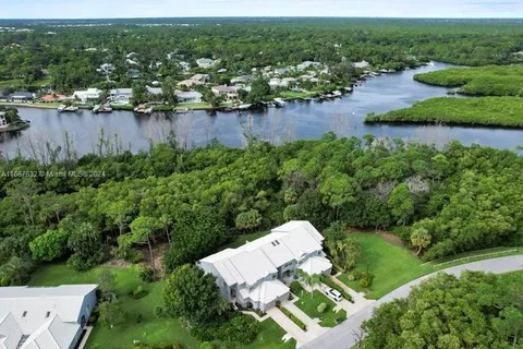 8882 SE Riverfront Ter, Jupiter FL 33469