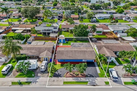 8640 Taft St, Pembroke Pines FL 33024