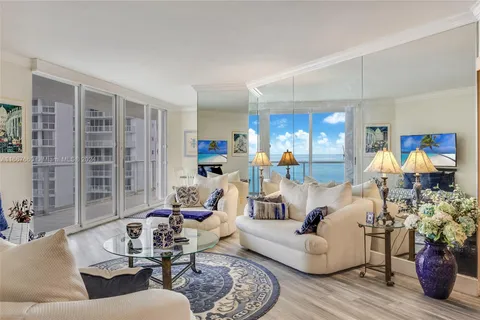 16445 Collins Ave # 922, Sunny Isles Beach FL 33160