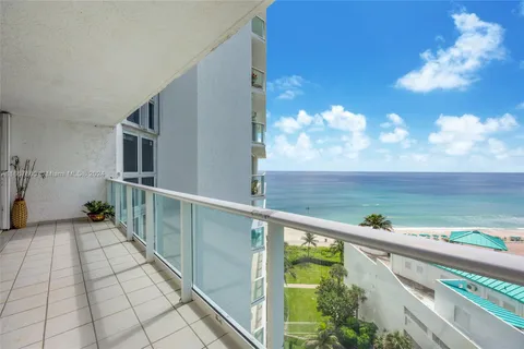 16445 Collins Ave # 922, Sunny Isles Beach FL 33160