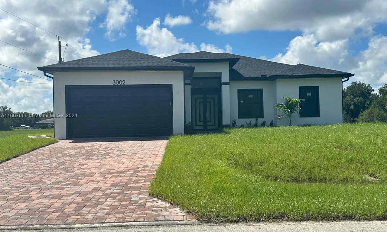 3002 E 18 St, Other City - In The State Of Florida FL 33972