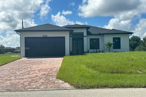 3002 E 18 St, Other City - In The State Of Florida FL 33972