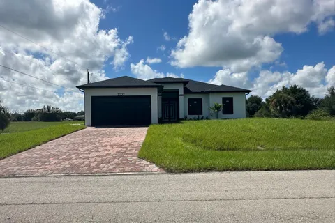 3002 E 18 St, Other City - In The State Of Florida FL 33972