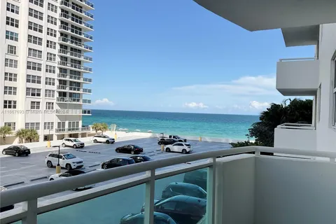 3001 S Ocean Dr # 307, Hollywood FL 33019