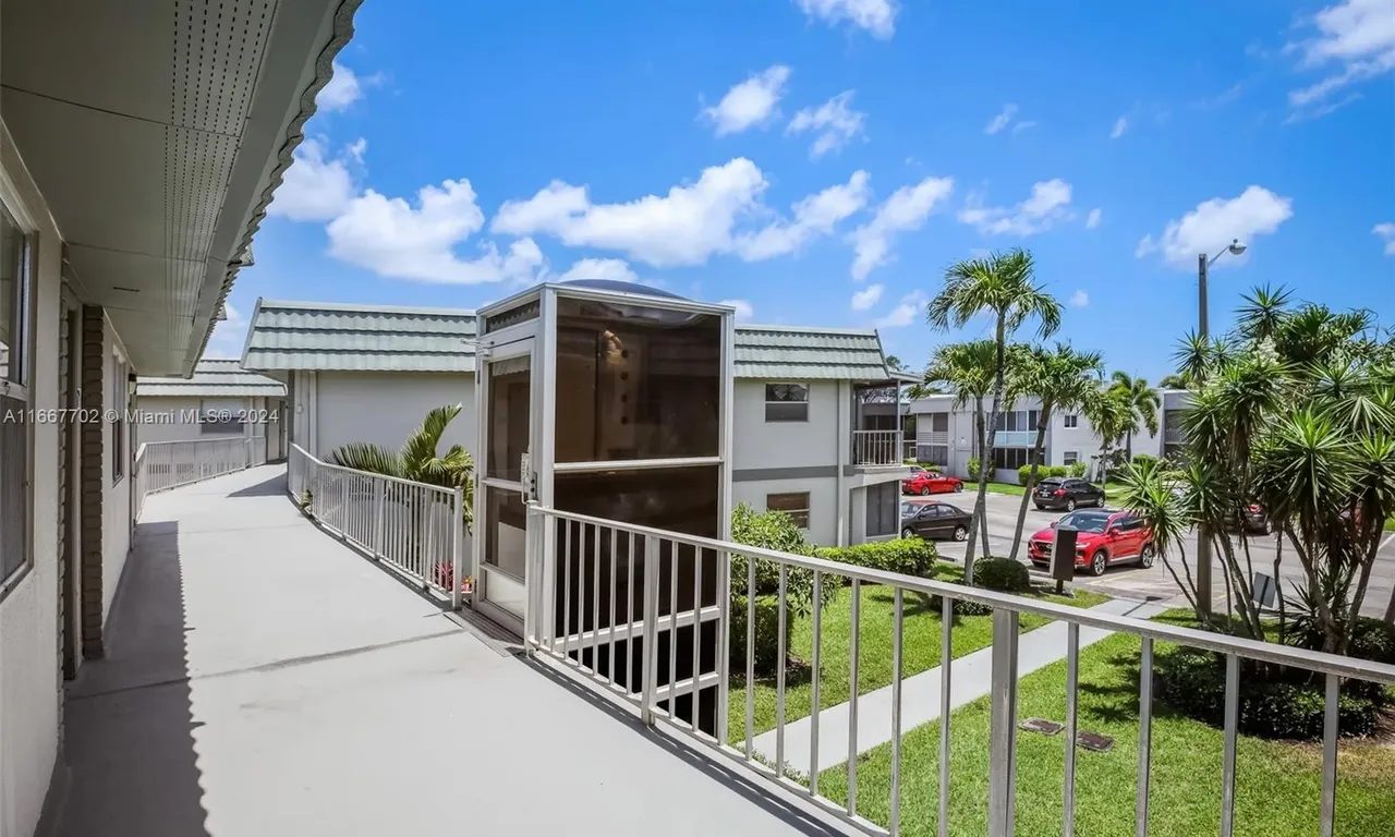 372 Flanders H # 372, Delray Beach FL 33484