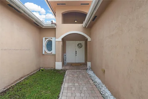 1821 SE 17th Avenue, Homestead FL 33035