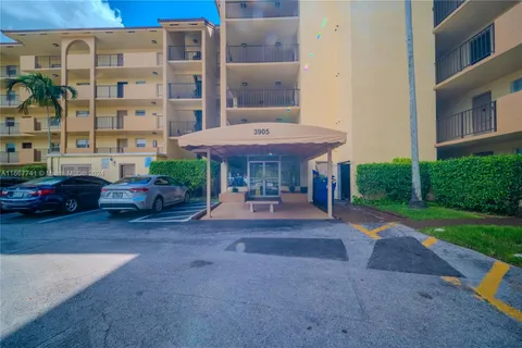 3905 N Nob Hill Rd # 306, Sunrise FL 33351