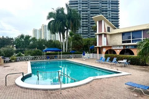 26 Diplomat Pkwy # 2325, Hallandale Beach FL 33009