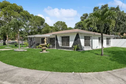 469 NW 69th St, Miami FL 33150