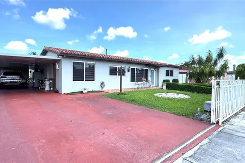 521 W 36th Pl, Hialeah FL 33012