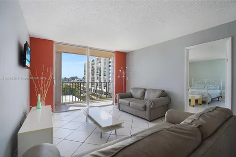 7921 Byron Ave # 507, Miami Beach FL 33141