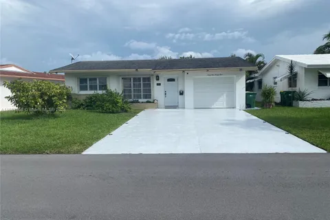 4924 NW 47th Ter, Tamarac FL 33319