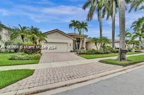 1623 Victoria Pointe Ln, Weston FL 33327