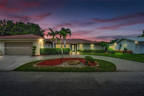 4909 N Travelers Palm Ln, Tamarac FL 33319