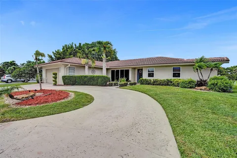 4909 N Travelers Palm Ln, Tamarac FL 33319