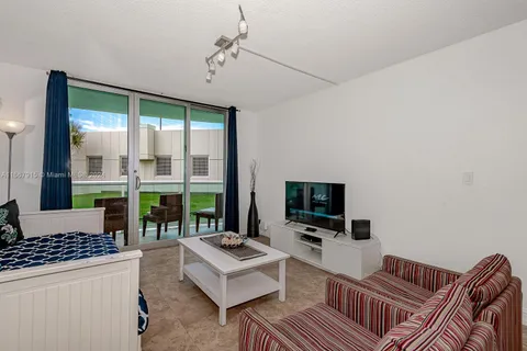 3901 S Ocean Dr # 2Y, Hollywood FL 33019