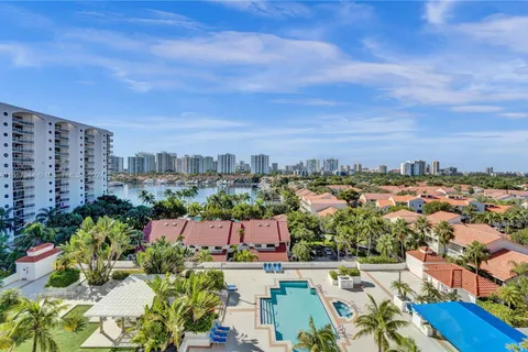 3600 Yacht Club Dr # 904, Aventura FL 33180