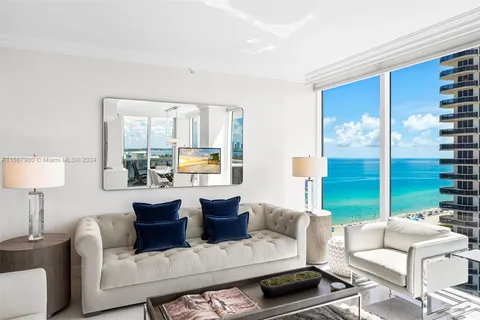 4779 Collins Ave # 1905, Miami Beach FL 33140