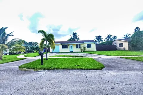 7301 SW 8th St, North Lauderdale FL 33068