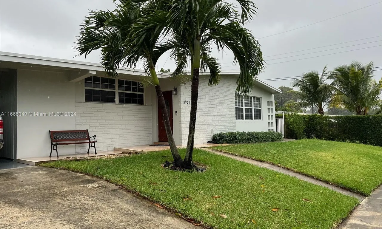 1901 Montague St, Lake Worth FL 33461