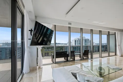 5875 Collins Ave # 1908, Miami Beach FL 33140