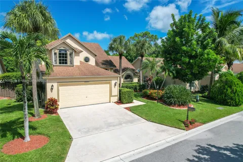 13001 Blue Lake Dr, Wellington FL 33414