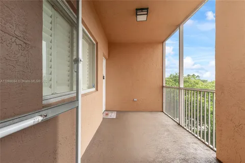 7715 Yardley Dr # 415, Tamarac FL 33321