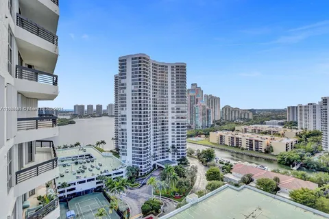 3500 Mystic Pointe Dr # 1702, Aventura FL 33180