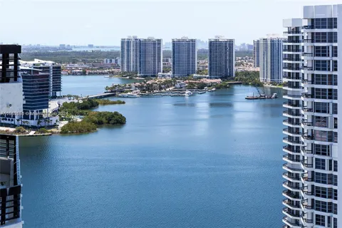 3500 Mystic Pointe Dr # 1702, Aventura FL 33180