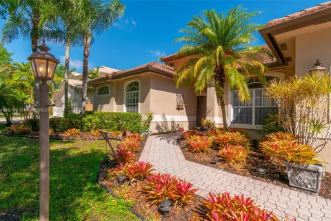 16547 Mariposa Cir S, Pembroke Pines FL 33331