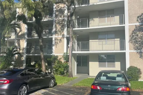 2900 NW 48th Ter # 118, Lauderdale Lakes FL 33313