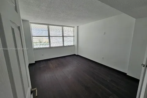 18011 Biscayne Blvd # 1401, Aventura FL 33160