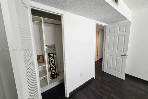 18011 Biscayne Blvd # 1401, Aventura FL 33160