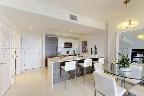 301 Altara Ave # 527, Coral Gables FL 33146