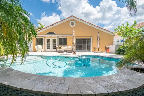 1591 Harbour Side Dr, Weston FL 33326