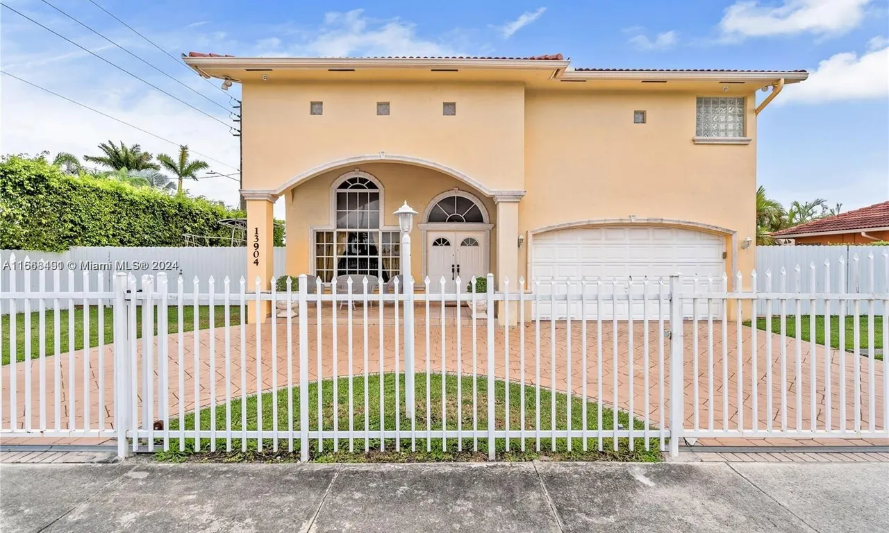 13904 SW 18th Ter, Miami FL 33175