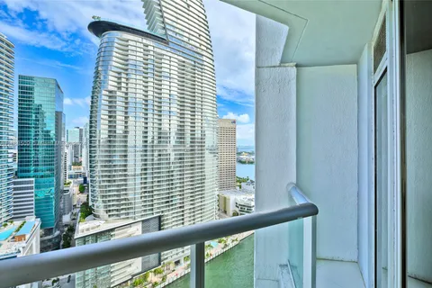 475 Brickell Ave # 3208, Miami FL 33131