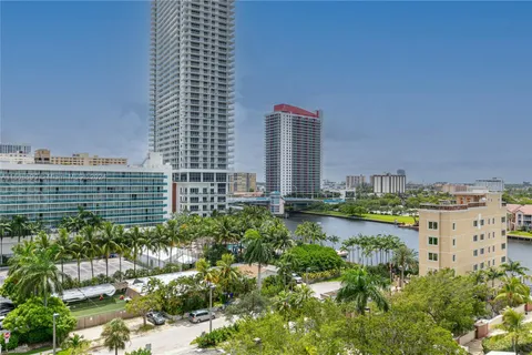 3800 S Ocean Dr # 811, Hollywood FL 33019